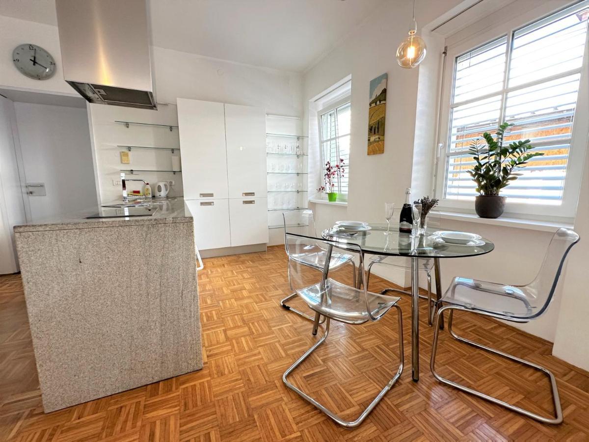 Charming Starry Night Apartment Любляна Екстериор снимка