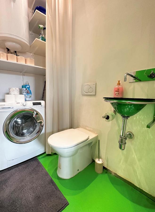 Charming Starry Night Apartment Любляна Екстериор снимка